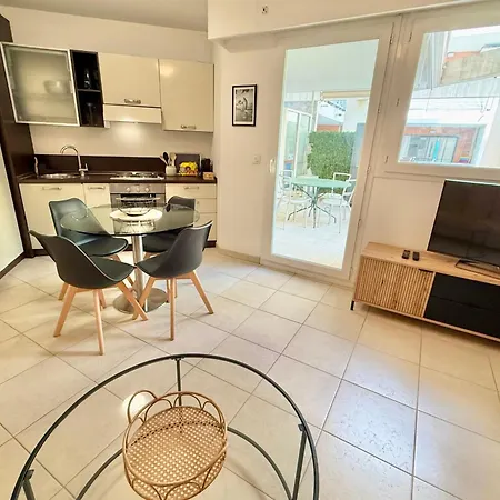 Les Pins - 2 People - Close To Beaches And Shops *